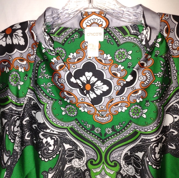 Gorgeous Chico's v-neck blouse. - Picture 2 of 4